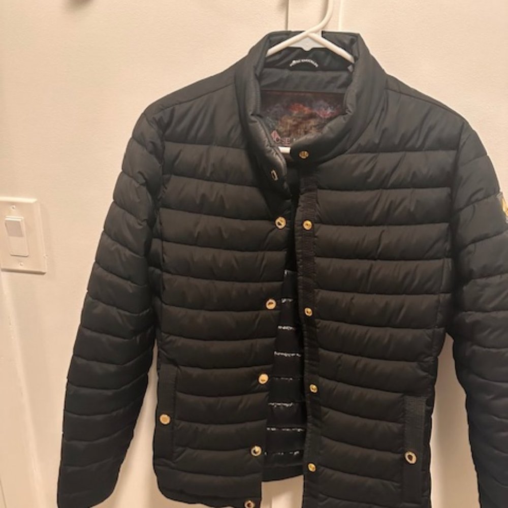 Moose Knuckles black puffer waist coat with gold buttons! Size small